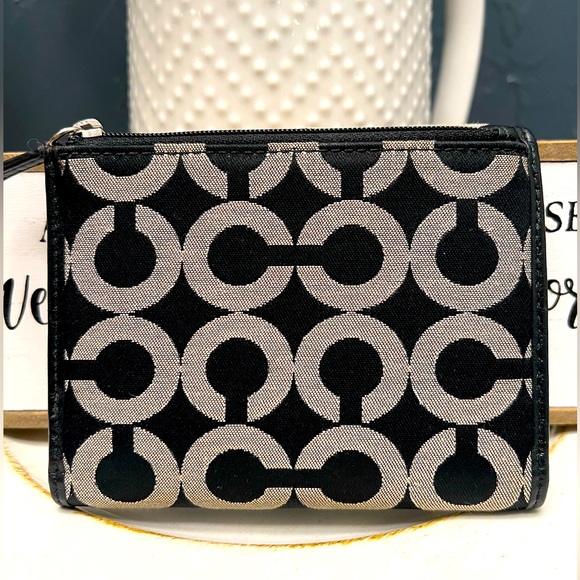 Coach wallet snap closure with zip compartment - Picture 2 of 12